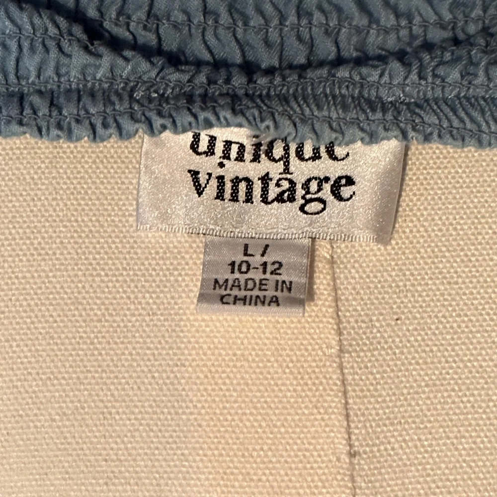 Unique Vintage Chambray Blue Puff Sleeve Tie-Front Crop Top Size L - Picture 5 of 5